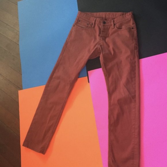 RED LEVI'S - Picture 2 of 6